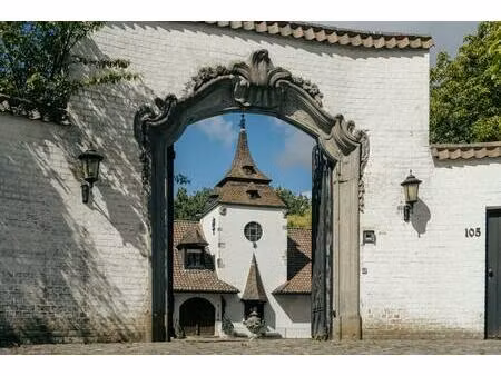 unieke villa met vijver te koop aan de rand van roeselare