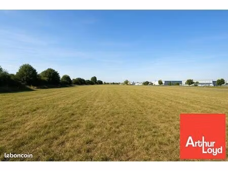 terrain 6 647 m² la creche