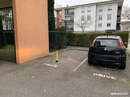 location place parking à blagnac proche aéroport