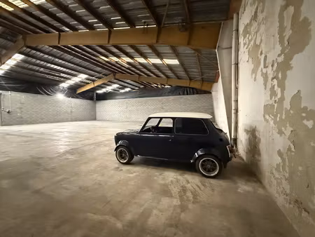 location local professionnel 435m² cheval blanc 84460