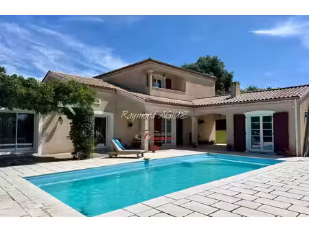 propriété équestre exceptionnelle avec 5 chambres  piscine chauffée et plus de 6 hectares.
