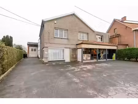 commercieel te koop in dentergem met 3 slaapkamers
