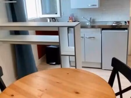 location appartement 1 pièce 30 m² à saint-magne-de-castillon (33350)