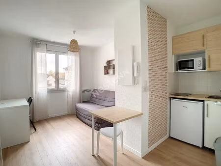 a louer meuble- studio grenoble  proche gare  14.45 m2 rénové et meublé