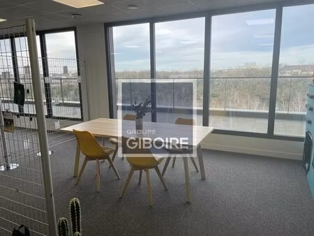 location local professionnel 205m² trelaze 49800