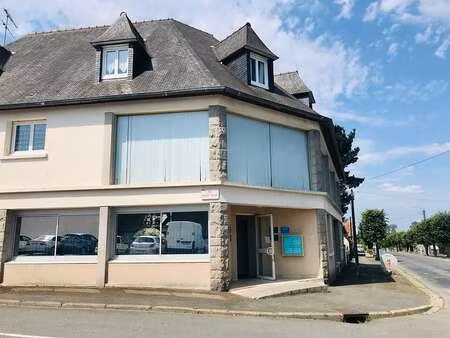 location bureaux et commerces à bégard (22140) : à louer / 22m² bégard