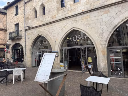 vente commerce 5 pièces 180 m² figeac (46100)