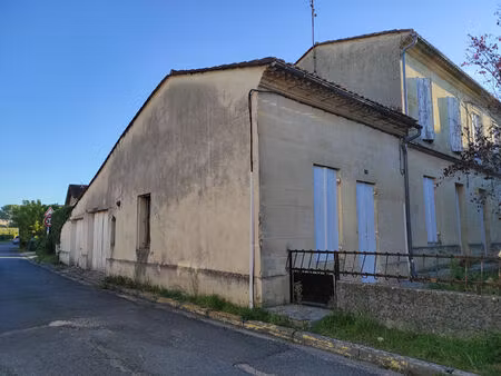 a vendre immeuble avec 2 maisons mitoyennes à pomerol