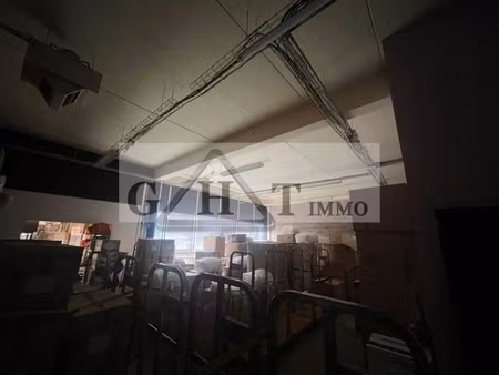 location local commercial