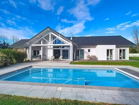 vente maison 6 pièces 195 m² à buros (64160)  790 000 €