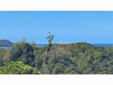 pietrosella. villa sur le toit . à 5 min de la plage d'agosta et 20 min de l'aéroport...