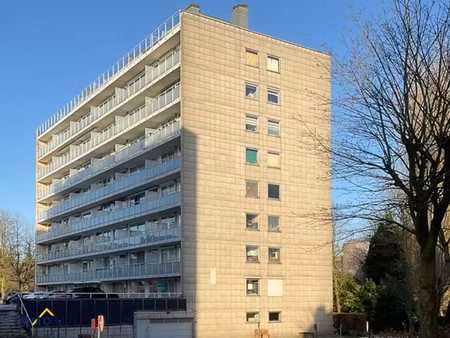 garage fermé au centre d'asse !