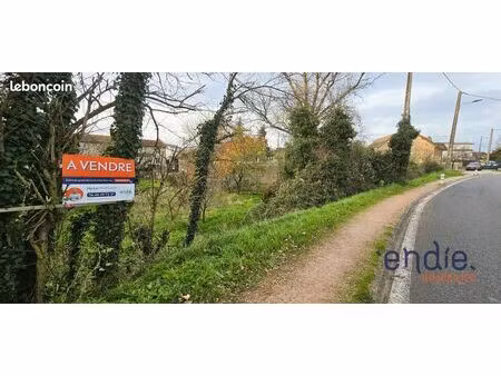 terrain 727 m² avermes