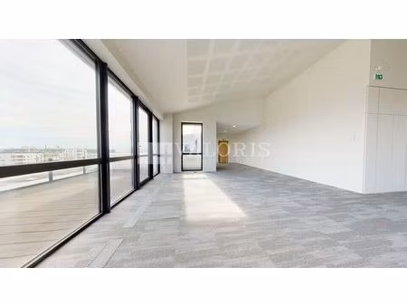 location bureau 229 m² à vénissieux (69200)