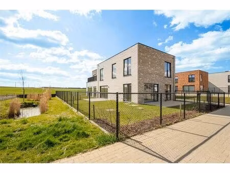 ruimte  licht en een eigen stukje groen in hartje heers