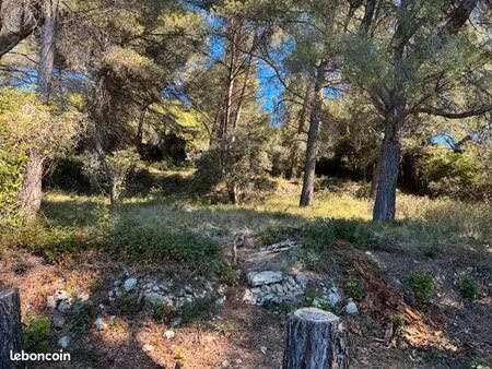 terrain 790m eyguieres