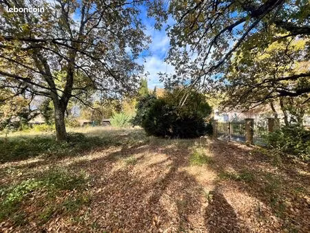 terrain 1 828 m² barjac