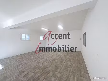 bureaux 50 m² cabannes