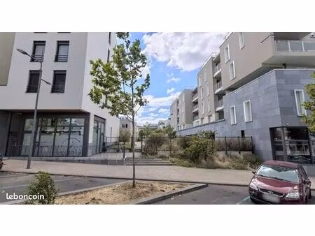 local commercial 95 m²