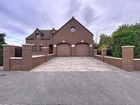 villa à vendre à herseaux.