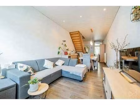 maison 3 chambres  garage et jardin.