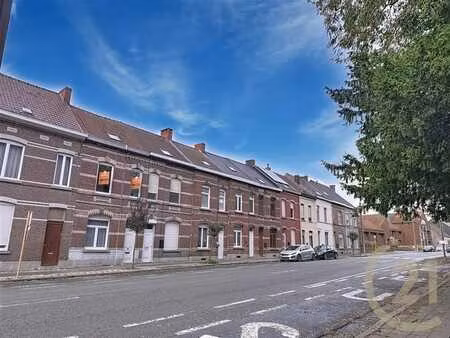 sous-compromis:maison rénovée 3 chambres + jardin