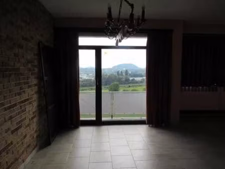 appartement avec balcon  cave et emplacement de parking