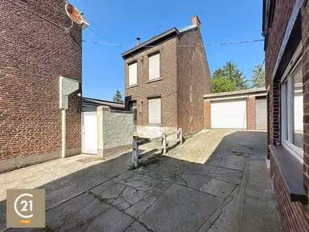 maison 2 chambres à rénover avec atelier et jardin