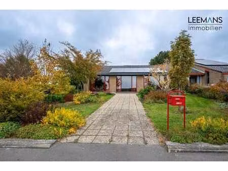 maison de plain-pied 2 chambres  avec hangar de 160m²