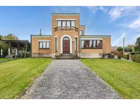 maison exceptionnelle /3chambres/jardin/garage et parking so