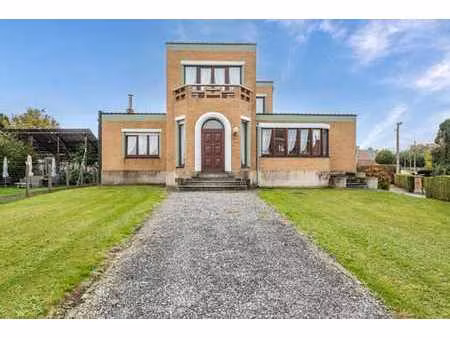 maison exceptionnelle /3chambres/jardin/garage et parking