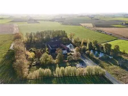 domaine d’exception avec ferme en carré  habitation - 4 5ha!