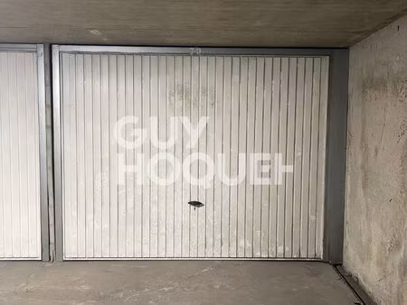 parking / box mennecy 12.5 m2