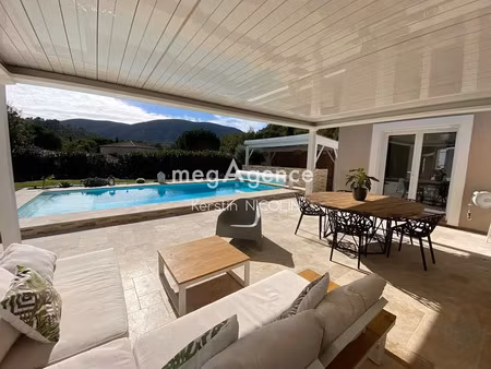 vente maison 7 pièces 140 m² à méounes-lès-montrieux (83136)  675 000 €