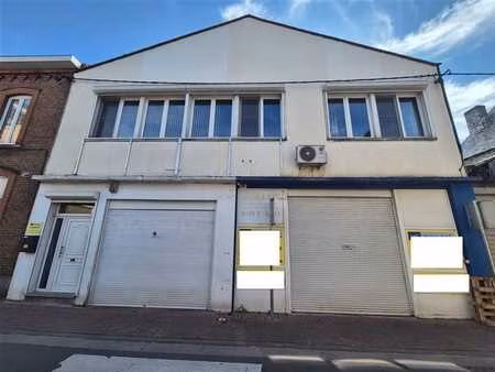 appartement 169m² + terrasse 140m² + entrepots 290m²