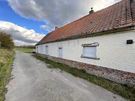 fermette avec projet approuvé dans un environnement unique