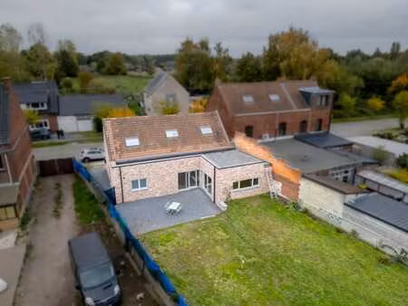 maison 4 ch. à parachever orientée jardin avec pigeonnier!