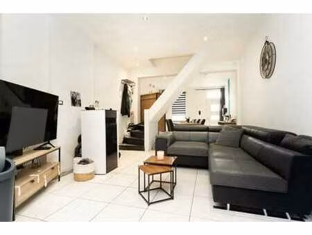 *** plus de visite possible ***maison 2 chambres avec jardin