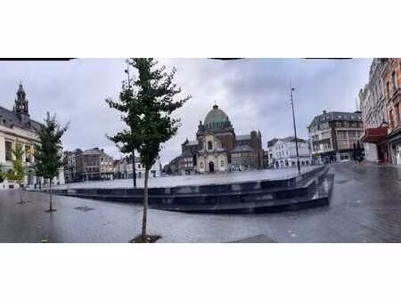 spac. surf.commerciale proche place charles ii  tt confort