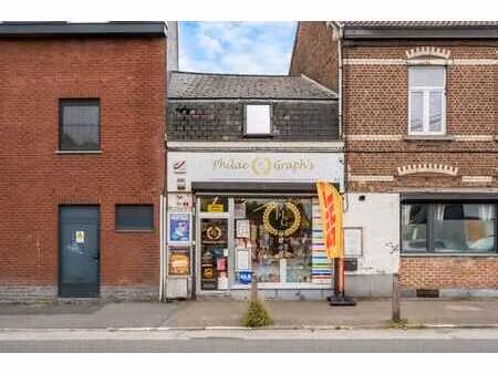 surface commerciale avec visibilité exceptionnelle