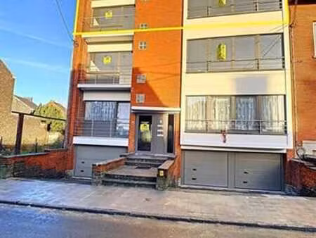 magnifique appartement 2 chambres avec 2 balcons & garage 1v