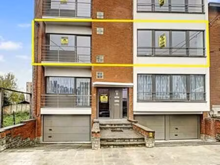 sous option - magnifique appartement 2 chambres avec 2 balco