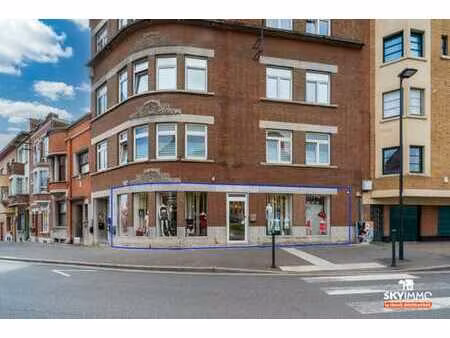 jolie rez-de-chaussée commercial à charleroi à ne pas rater