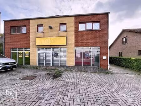 rez commercial polyvalent accessibilité et potentiel excepti