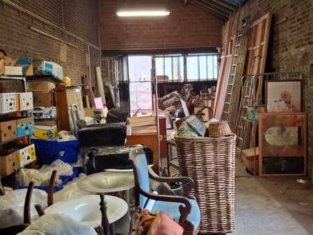 a louer dépôt 80m2 avec alarme et fosse pour voiture