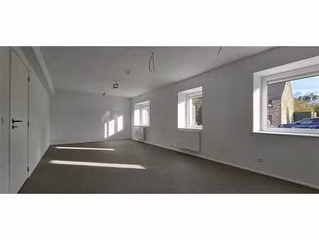 bureaux entièrement neufs avec places de parking