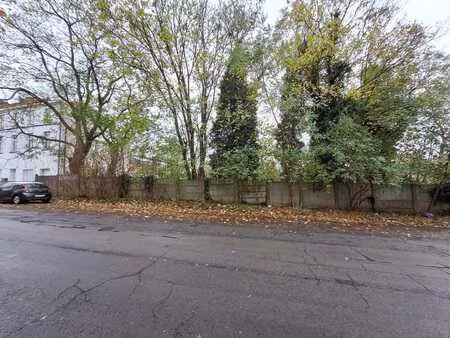 terrain en plein centre de lodelinsart