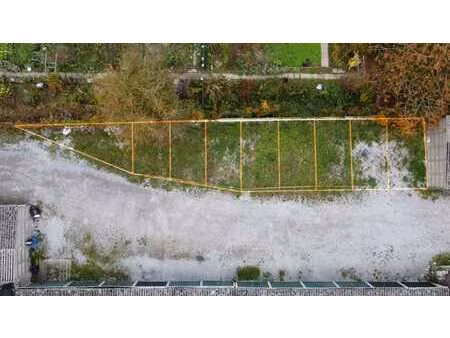 terrain pour 8 parkings ou garages