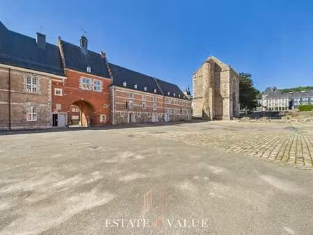 bien d'exception avec espace dédié à la culture