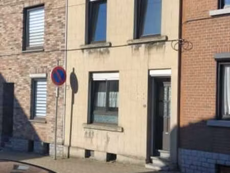 maison 3 chambres avec jardin et beau potentiel